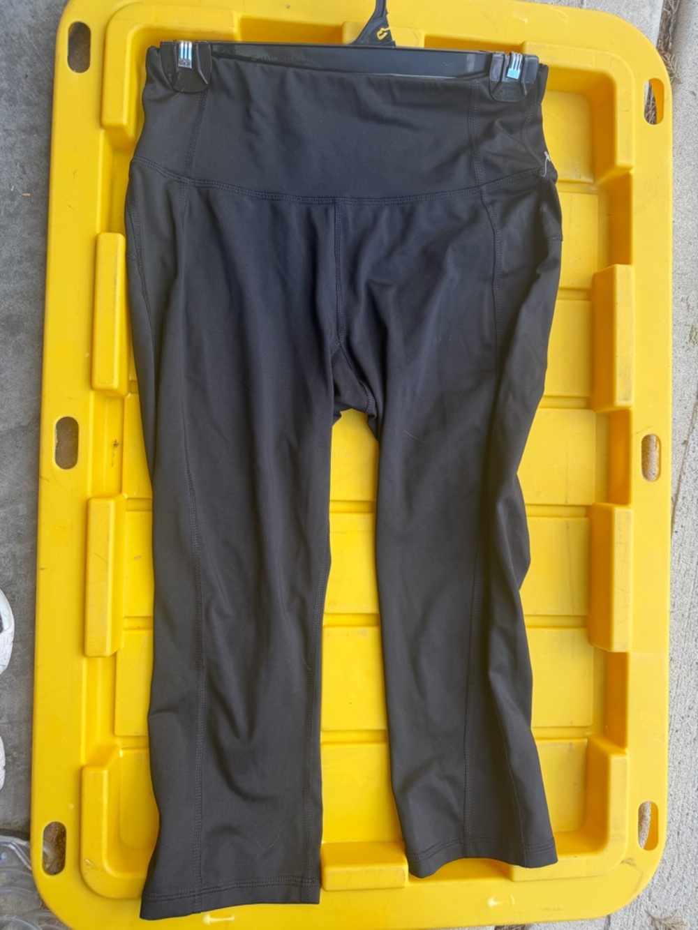 Avia Black Capri Leggings for Women